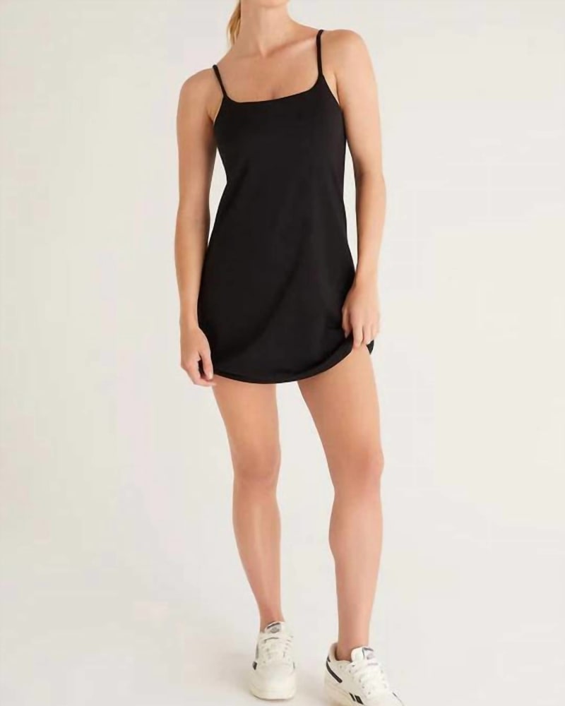 Front of a model wearing a size L The Groove Dress in Black in Black by Z Supply. | dia_product_style_image_id:340480